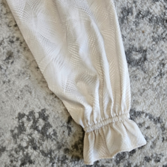 Love, Whit by Whitney Port ivory patterned single sleeve jumpsuit - Picture 6 of 12